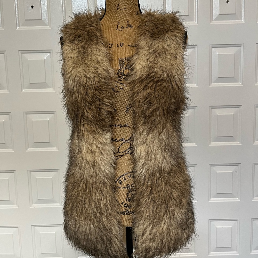 Faux fur lined vest XS cream brown grey